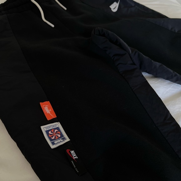 NIKE sweatpants - Picture 3 of 4